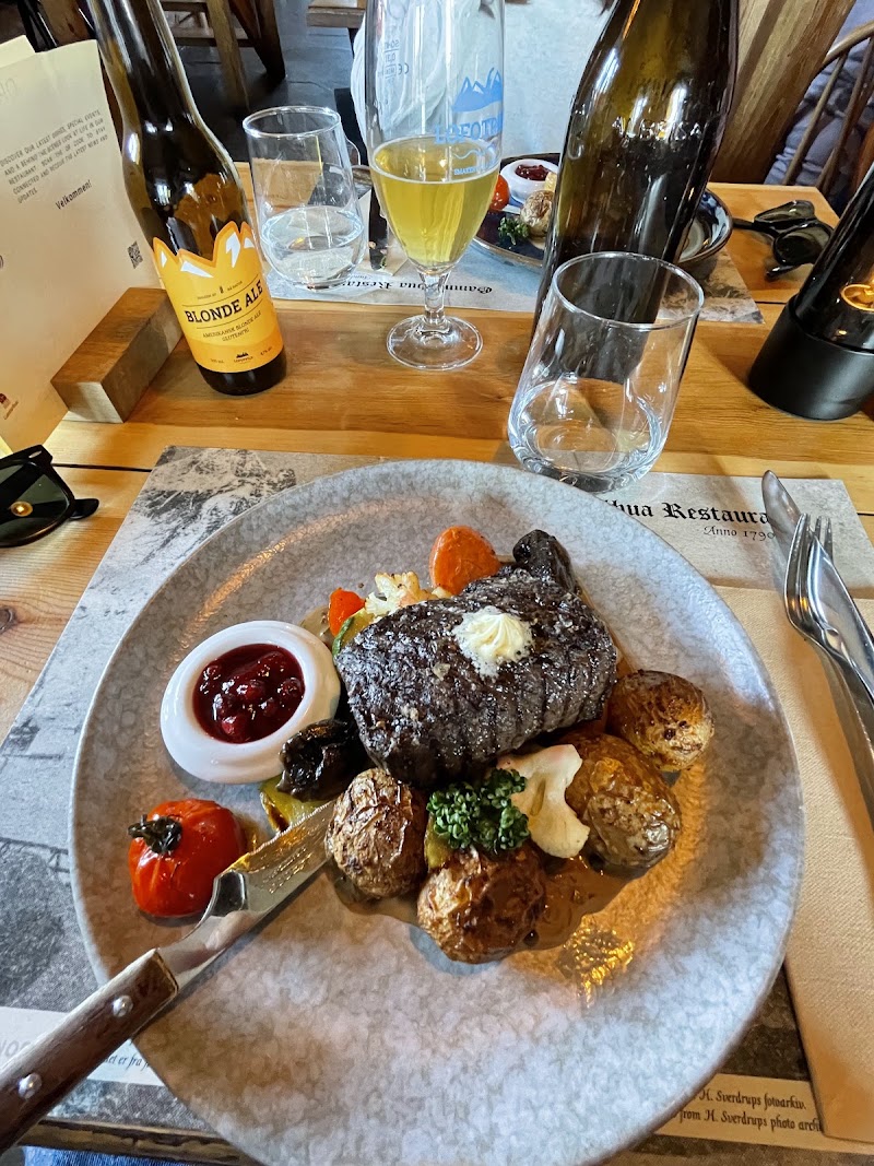 Restaurant Gammelbua - Restaurant Gammelbua, Reineveien 165, 8390 Reine, Norway