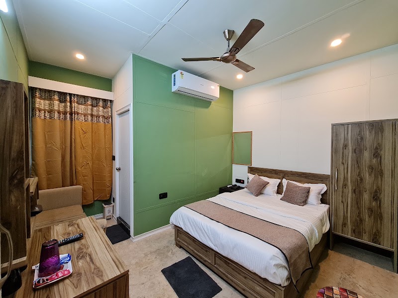Hotel Aurelia Pearl & Banquet - Hotel Aurelia Pearl & Banquet Patliputra Station Rd, opposite to Main Gate of Patliputra Junction, Jagat Vihar Colony, Rukanpura, Patna, Bihar 800025, India