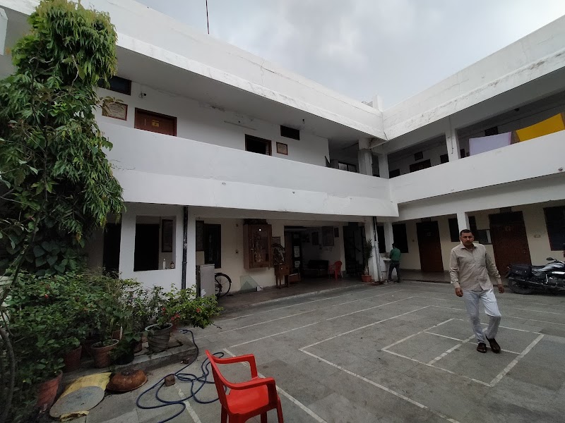 Kalawati Dharamshala - Kalawati Dharamshala Kanwali Rd, Laxman Chowk, Dehradun, Uttarakhand 248001, India