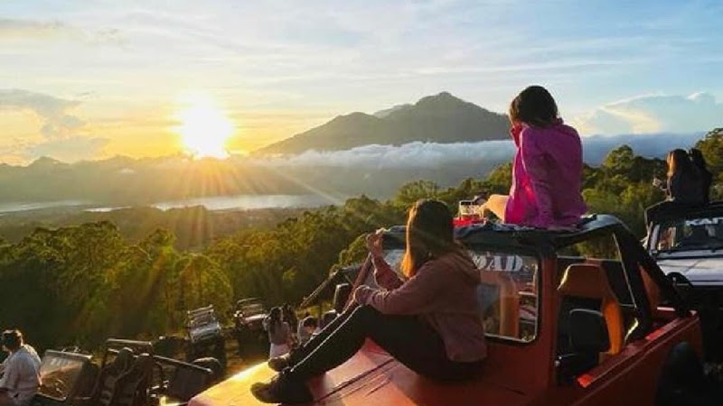 Mount Batur Jeep Sunrise and Trekking Experience