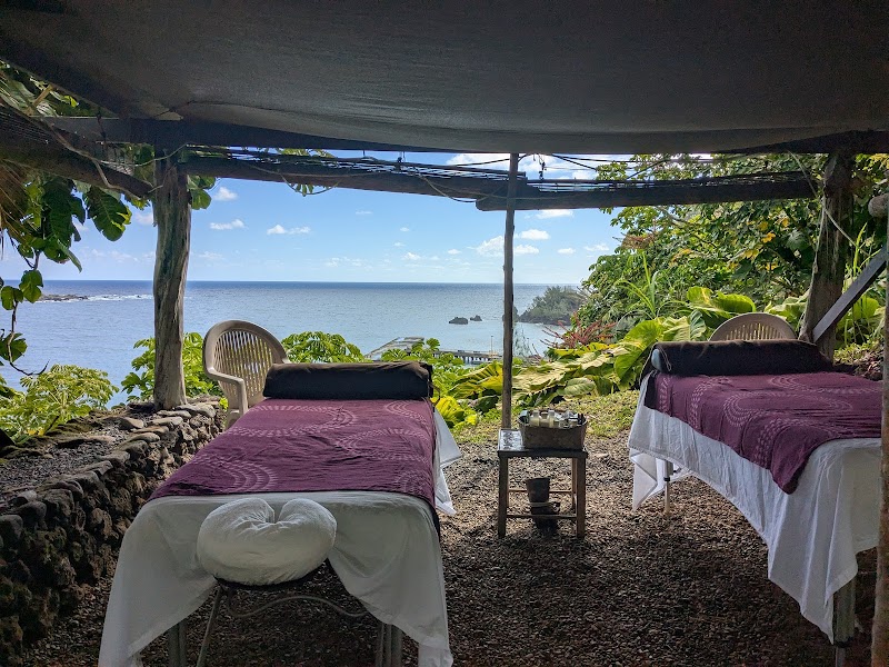 Luana Spa Retreat - Luana Spa Retreat 5050 Uakea Rd, Hana, HI 96713, USA