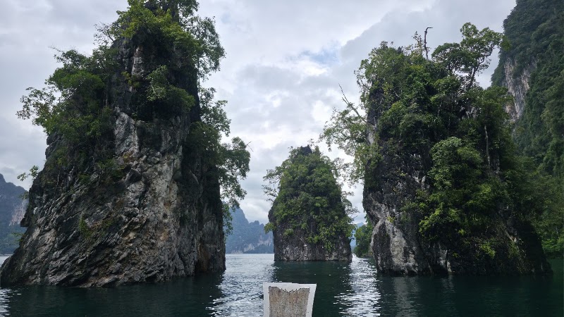 Cheow Lan Pier (Ratchaprapha Pier) - Cheow Lan Pier (Ratchaprapha Pier), XRGC+V52 Unnamed Rd Tambon Khao Phang, Amphoe Ban Ta Khun, Chang Wat Surat Thani 84230, Thailand