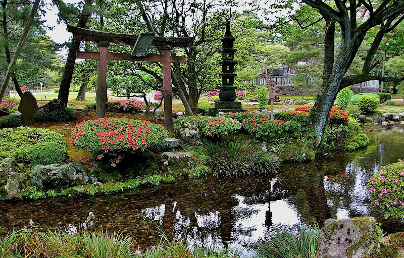 Kenroku-en - Kenroku-en 1 Kenrokumachi, Kanazawa, Ishikawa 920-0936, Japan