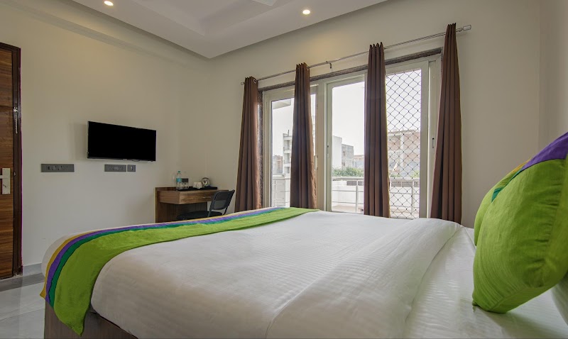 Treebo Grand Vista - 63A - Treebo Grand Vista - 63A CH-11, Sector 63A, Sector 63 A, Noida, Chotpur, Uttar Pradesh 201301, India