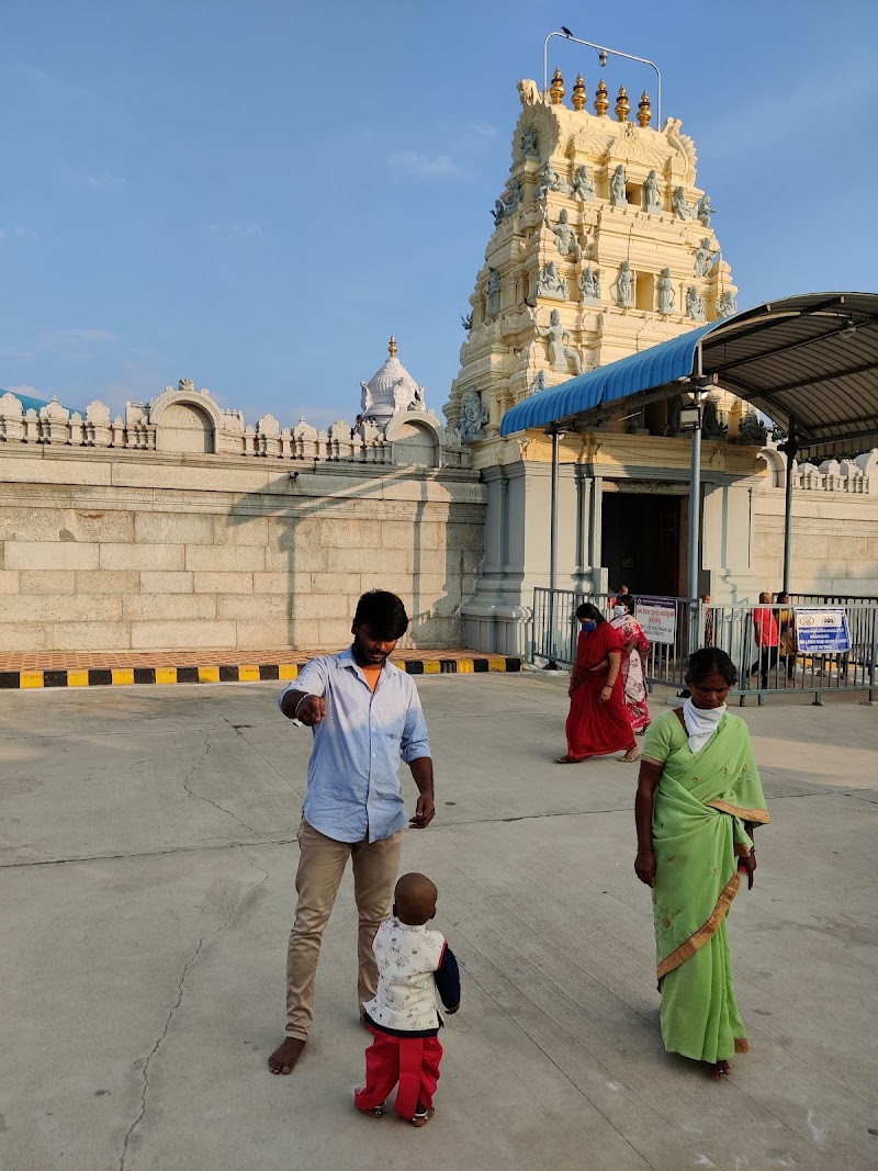 Sri Varasiddi Vinayaka Swamy Temple - Sri Varasiddi Vinayaka Swamy Temple, 63JW+H2H, Santhapet, Chittoor, Andhra Pradesh 517004, India