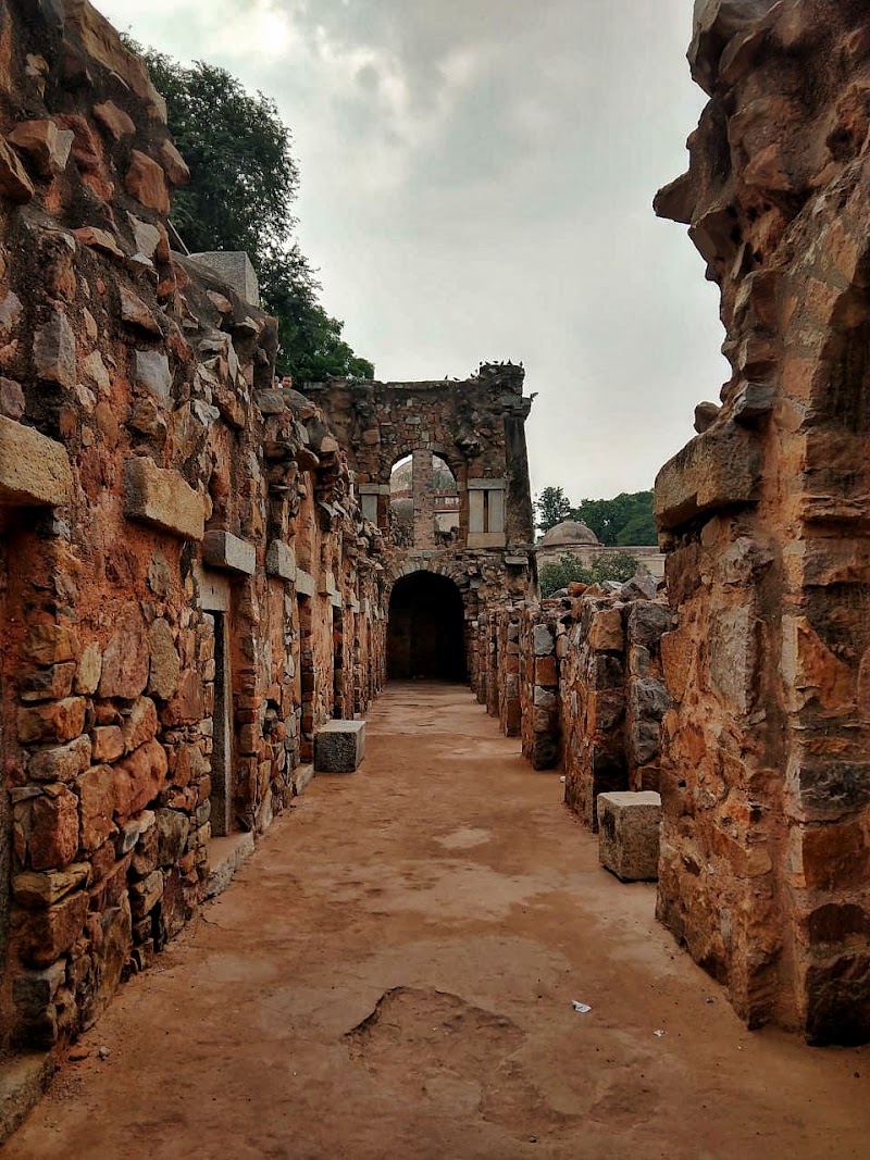 Firoz Shah's Tomb - Firoz Shah's Tomb 2, Hauz Khas Tank, Hauz Khas Village, Deer Park, Hauz Khas, New Delhi, Delhi 110016, India