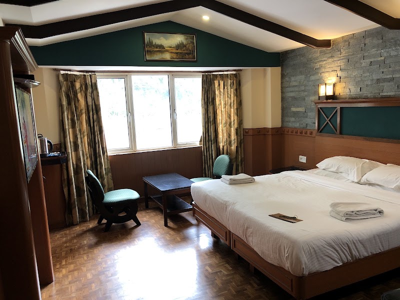 Hilltop Towers - Hilltop Towers Plot No. 1, Maratha Complex, Club Rd, Kodaikanal, Tamil Nadu 624101, India
