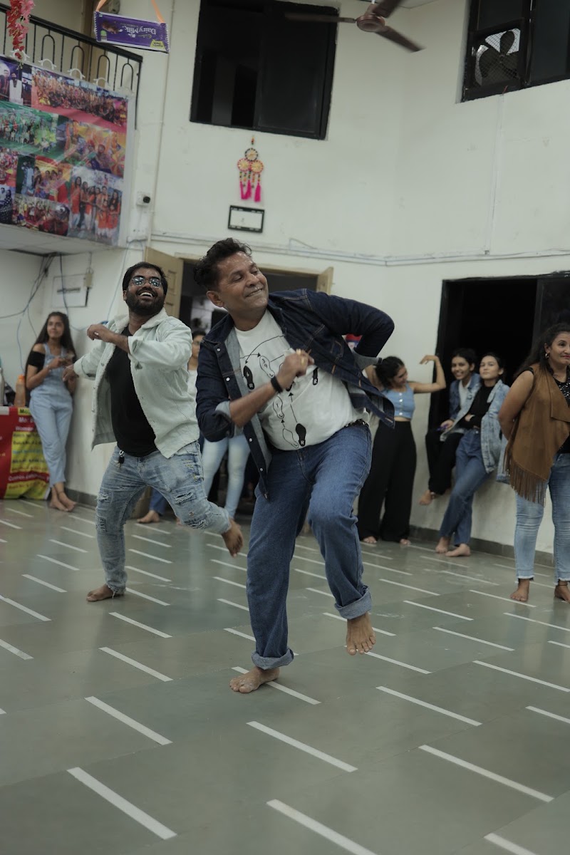 ANIL PANGHAT GARBA DODHIYA CLASSES | GARBA KING | - ANIL PANGHAT GARBA DODHIYA CLASSES | GARBA KING |, Anand Mahal Rd, opp. Sai Jyoti Hospital, Chatrapati Shivaji Nagar, Shanti Niketan Society, Adajan, Surat, Gujarat 395009, India