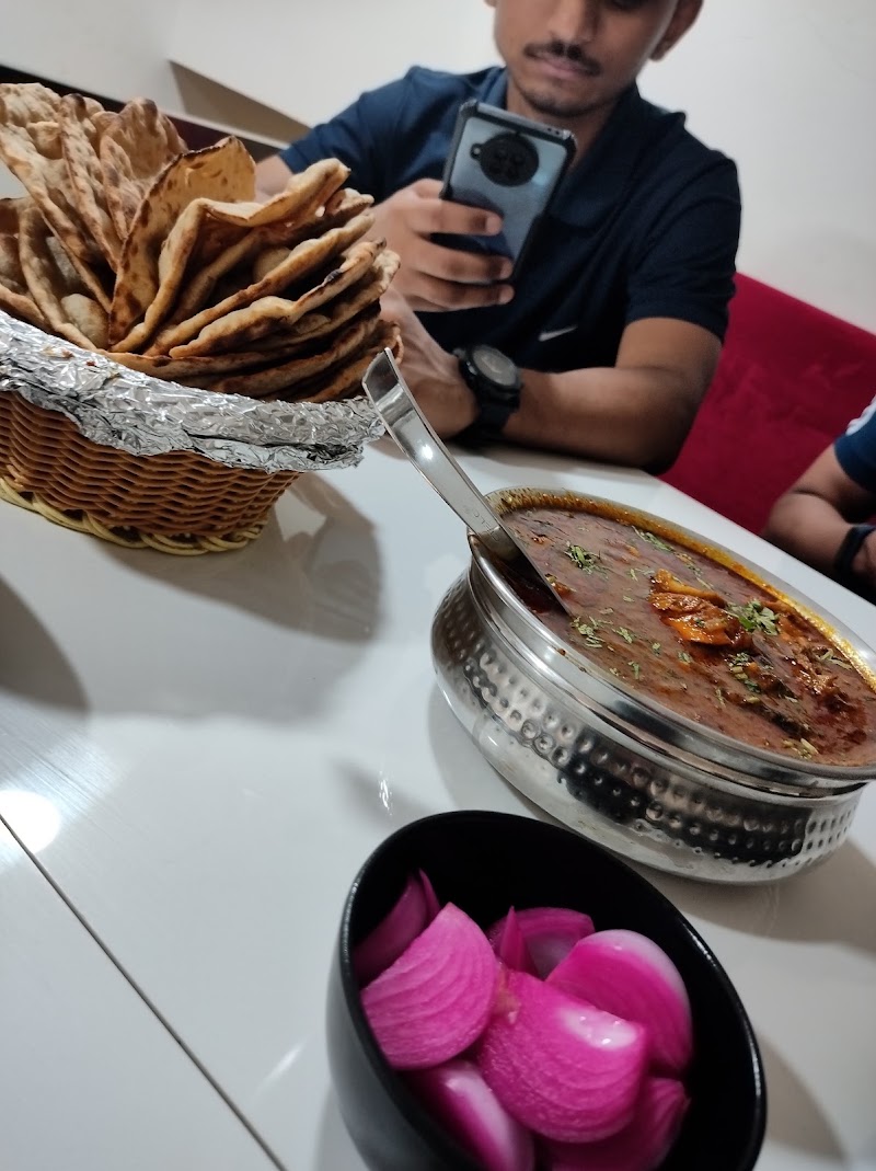 A1 Moradabadi and Hyderabadi Biryani Corner - A1 Moradabadi and Hyderabadi Biryani Corner, Shop no, 1, New Colony Rd, Rattan Garden, Shivpuri Extension, Mod, Gurugram, Haryana 122001, India