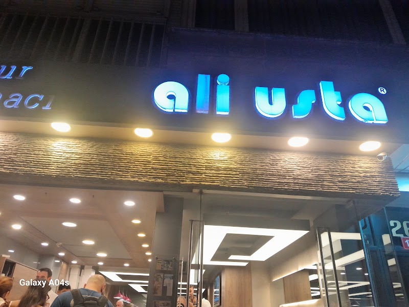 Meşhur Dondurmacı Ali Usta - Meşhur Dondurmacı Ali Usta, Caferağa, Moda Cd., 34710 Kadıköy/İstanbul, Türkiye