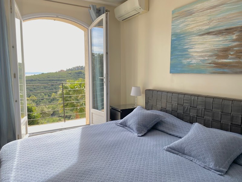 Villa Azur - Villa Azur, 355 Av. de la Cor Supérieure, 83120 Sainte-Maxime, France