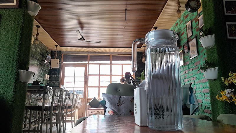 Green Yard - Cafe & Kitchen - Green Yard - Cafe & Kitchen GOPI'S RESTRO AND MAGGI POINT, MALLA GORAKHPUR, OPPOSITE KHOLIA COMPOUND NAWABI ROAD, Bhotiya Padaav Gorakhpur, Ward No.7, 5/255, Nawabi Rd, Heera Nagar, Haldwani, Uttarakhand 263139, India