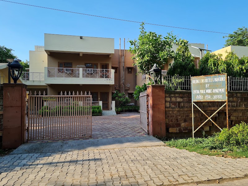 Central Government Holiday Home - Central Government Holiday Home, Sector 15, Sector 14, Kar Kunj Chauraha, Avas Vikas Colony, Sikandra, Agra, Uttar Pradesh 282007, India