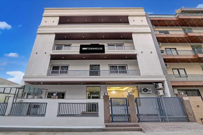 Hotel O by OYO Prince Stay - Hotel O by OYO Prince Stay Plot No- A-14/29, near pari chowk, Knowledge Park III, Noida, Ruhallapur, Uttar Pradesh 201310, India
