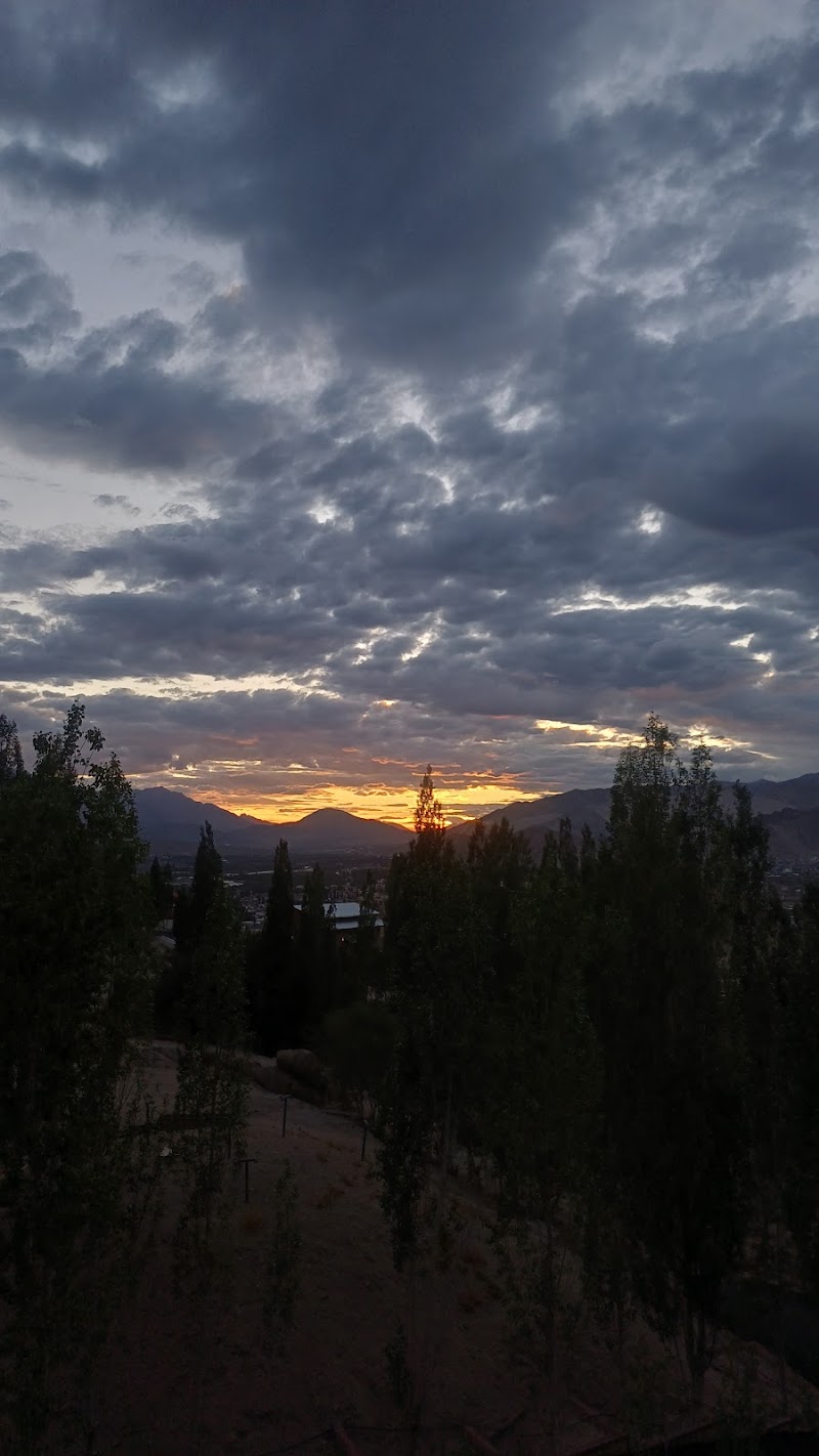 Mahabodhi Sambodhi Retreat Centre - Mahabodhi Sambodhi Retreat Centre 5H9J+F6X, Leh, 194104