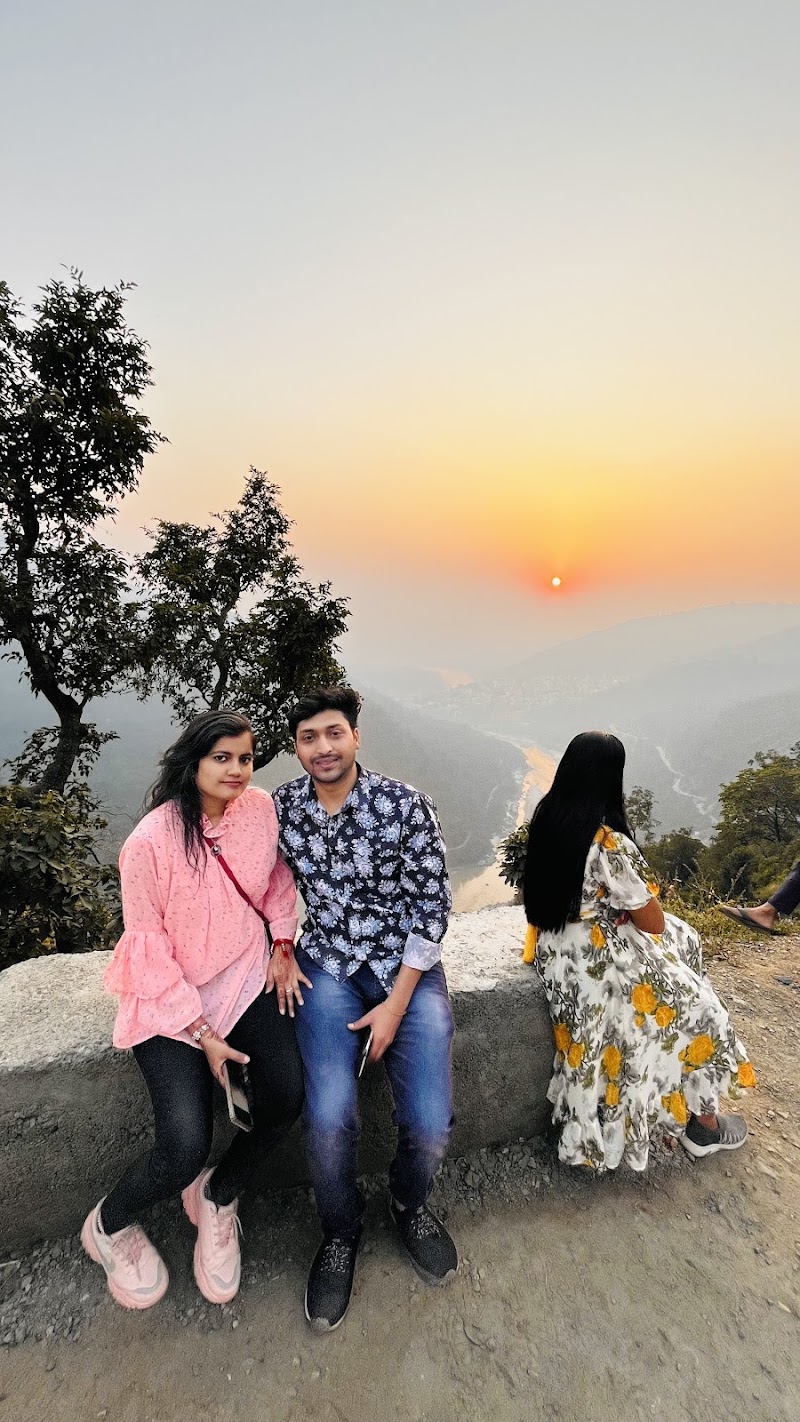 Kyarki Viewpoint - Kyarki Viewpoint 48PW+VX3, Neergarh Waterfall Rd, Kyarki, Uttarakhand 249192, India