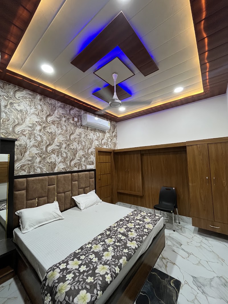 HOTEL RK PALACE - HOTEL RK PALACE, 077, Govind Nagar Marg, Janam Bhumi, Mathura, Uttar Pradesh 281001, India