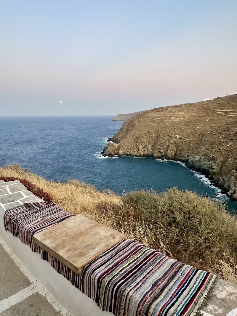 Loggia Wine Bar - Loggia Wine Bar Kastro 840 03, Greece