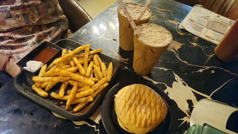 Chai Sutta Bar Lanka Varanasi - Chai Sutta Bar Lanka Varanasi, Bharati Plaza, Assi Rd, near HDFC BANK, Lanka, Varanasi, Uttar Pradesh 221005, India