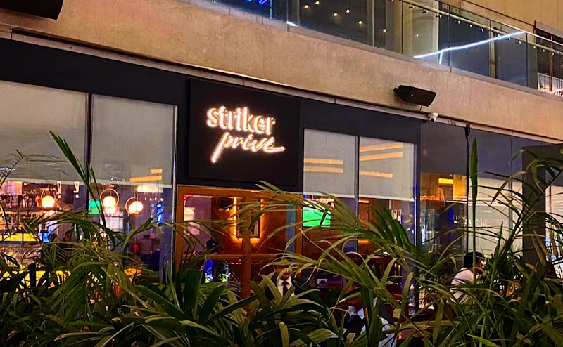 Striker Privè