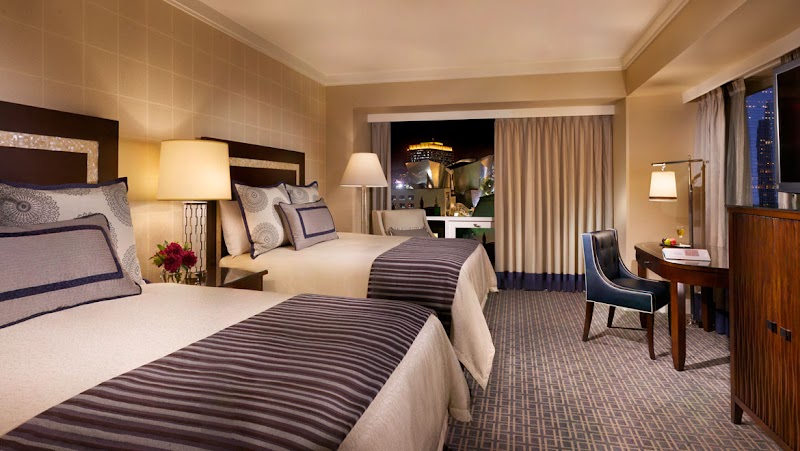 Omni Los Angeles Hotel at California Plaza - Omni Los Angeles Hotel at California Plaza 251 S Olive St, Los Angeles, CA 90012, USA