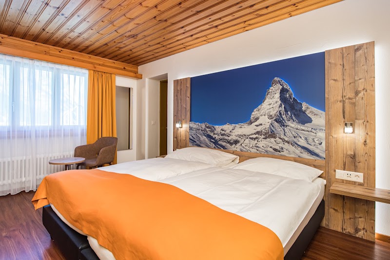 Hotel Täscherhof - Hotel Täscherhof Bahnhofplatz 1, 3929 Täsch, Switzerland