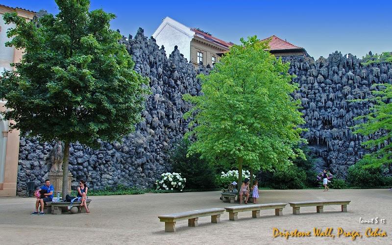 Dripstone Wall - Dripstone Wall Valdštejnská, 118 00 Praha 1-Malá Strana, Czechia