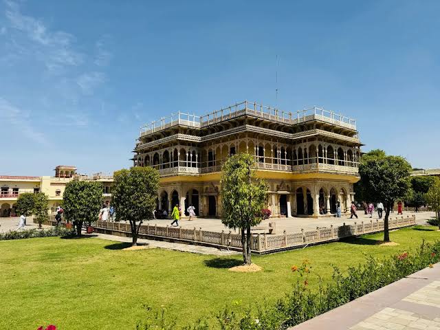 Garden Of City Palace - Garden Of City Palace WRHF+563, Gangori Bazaar, J.D.A. Market, Pink City, Jaipur, Jaipur Nagar Nigam Area, Rajasthan 302002, India
