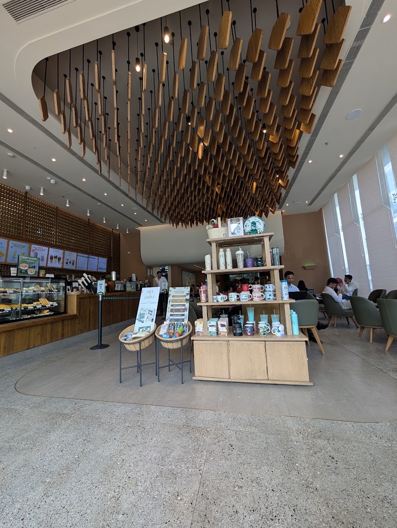 Starbucks - Starbucks, Ground Floor Ward, Plot No 198, Cement Rd, near Dharampeth Extension, Dharampeth Extension, Shivaji Nagar, Nagpur, Maharashtra 440010, India