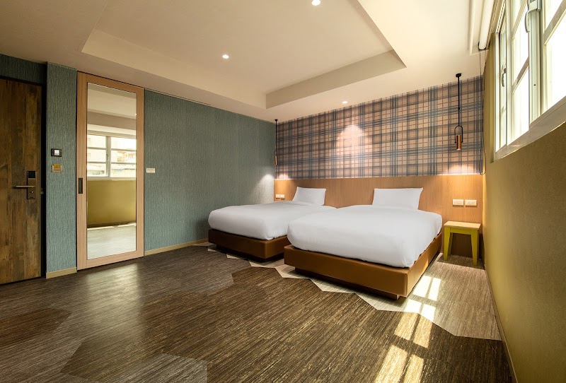 Royal Group Hotel Xiong Zhong Branch - Royal Group Hotel Xiong Zhong Branch No. 44號, Jianguo 3rd Rd, Gangxi Village, Sanmin District, Kaohsiung City, Taiwan 807