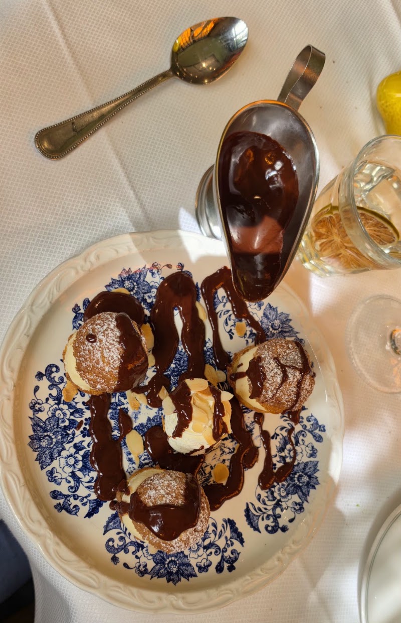 Brasserie des Prés - Brasserie des Prés 6 Cr du Commerce Saint-André, 75006 Paris, France
