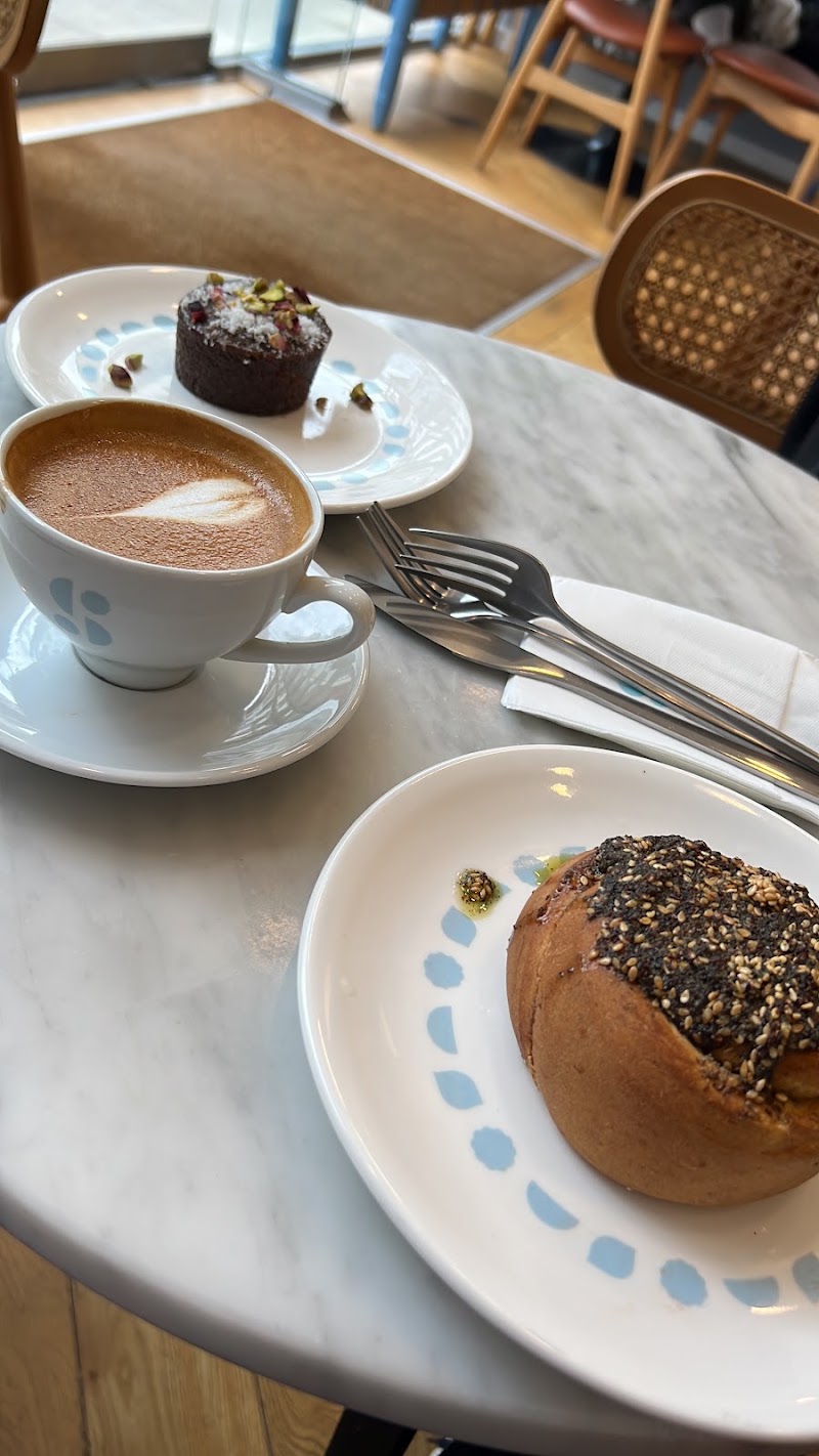 Salwa London Bakery - Salwa London Bakery 33-35 Westbourne Grove, London W2 4UA, UK