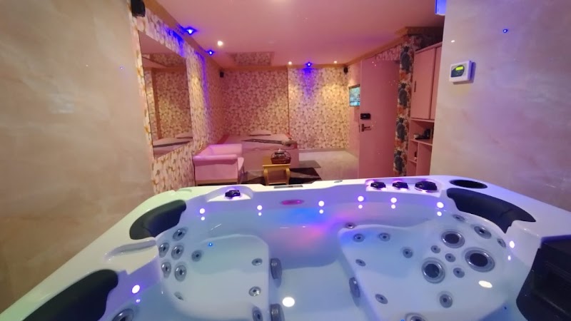 Oyasis luxury spa - Oyasis luxury spa Plot no 1765, Gokul plots, 1759, 13th Phase Rd, opposite DtDC, above APPLE WORLD, 9th Phase, Venkata Ramana Colony, Kukatpally, Hyderabad, Telangana 500085, India