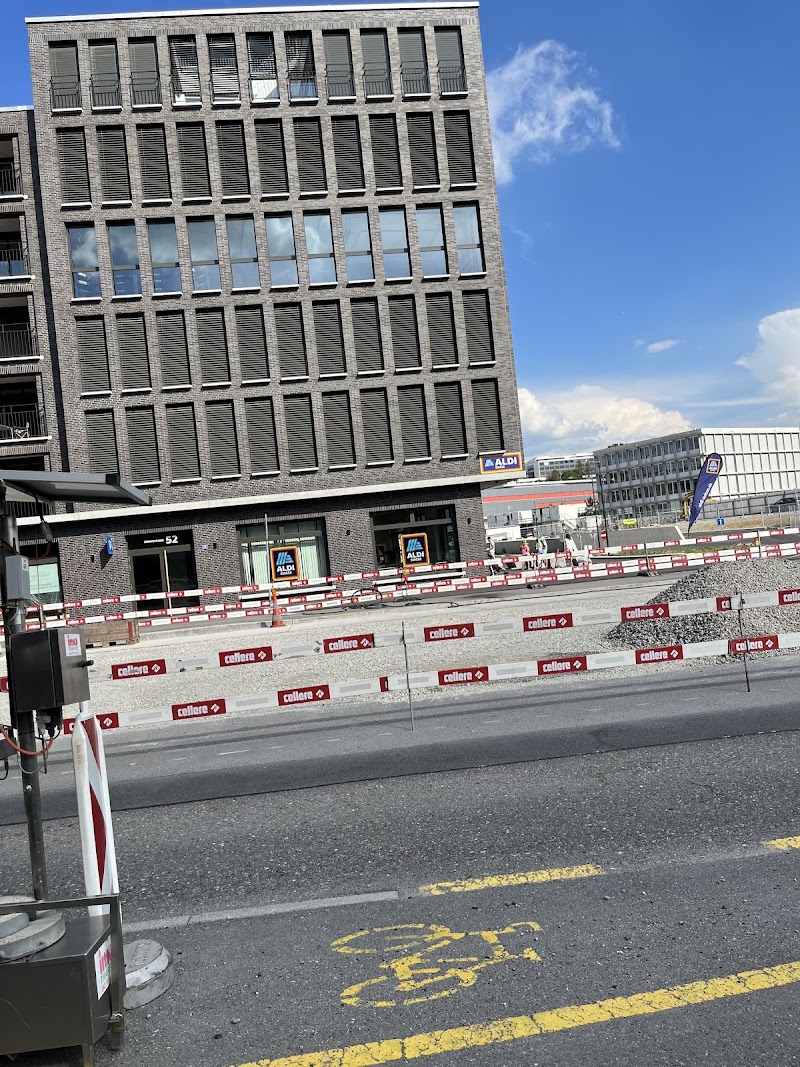 ALDI SUISSE - ALDI SUISSE, Dietlimoosplatz 1, 8134 Adliswil, Switzerland