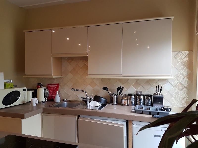 Cambridge City Apartment - Book Direct with Paymán Club - Cambridge City Apartment - Book Direct with Paymán Club 7 Emmanuel Rd, Cambridge CB1 1JW, UK