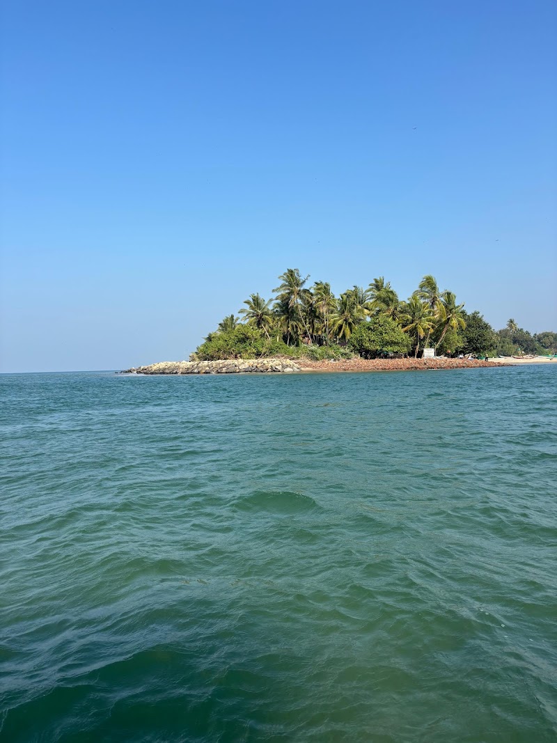 Tarkarli-Devbag Kajal Boating & Scuba Diving - Tarkarli-Devbag Kajal Boating & Scuba Diving, Durgesh Nikam Mahapurush Mandir, Devbag, Malvan, Maharashtra 416606, India