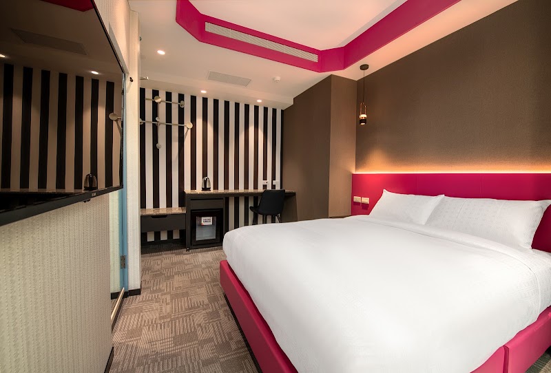 Royal Group Hotel Xiong Zhong Branch - Royal Group Hotel Xiong Zhong Branch No. 44號, Jianguo 3rd Rd, Gangxi Village, Sanmin District, Kaohsiung City, Taiwan 807