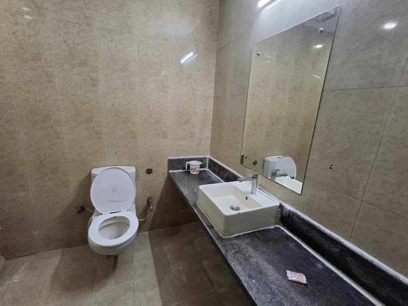 Hotel City heights - Hotel City heights Main Bazar Rd, near hari piorko, Bazar Sangatrashan, Ratan Lal Market, Aram Bagh, Paharganj, New Delhi, Delhi 110055, India