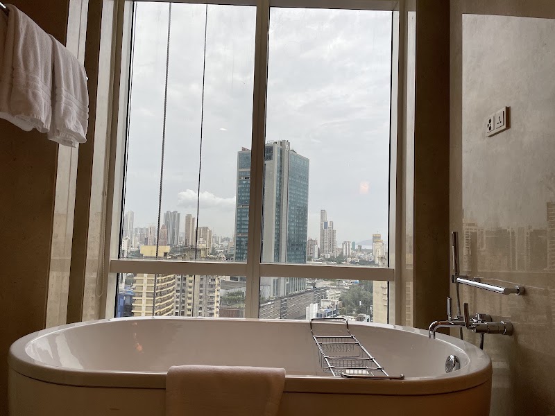 Four Seasons Hotel Mumbai - Four Seasons Hotel Mumbai 1/136, Dr Elijah Moses Rd, Gandhi Nagar, Upper Worli, Worli, Mumbai, Maharashtra 400018, India