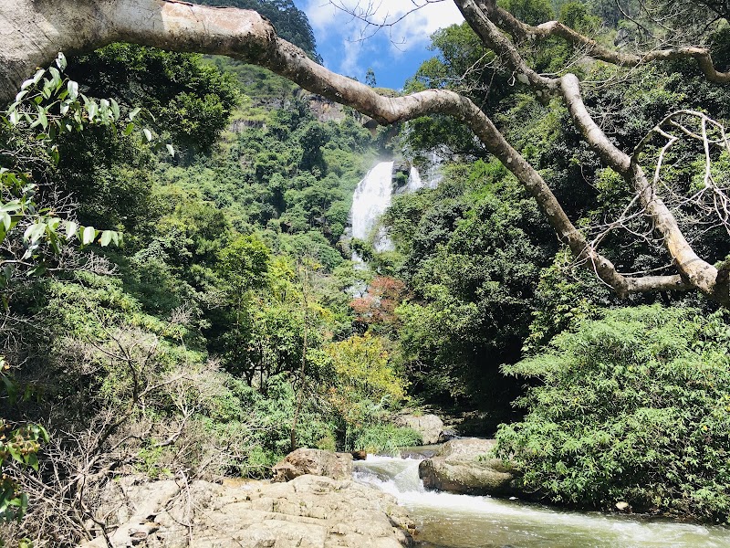 Bomburu Ella Waterfall - Bomburu Ella Waterfall, Galpalama, Sri Lanka