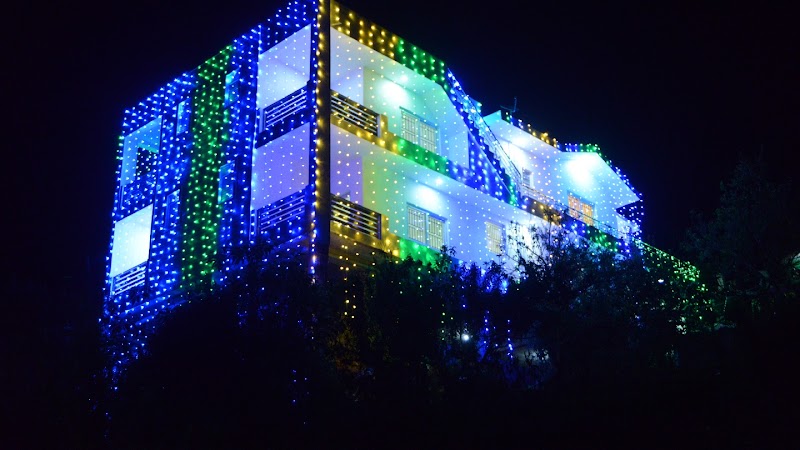 Modern Villa - Modern Villa near Bank of India Holiday Home, Davisdale, Bombay Castle, Ooty, Tamil Nadu 643001, India