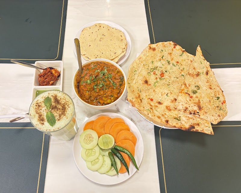 Indian Oven Indian Food Bangkok - Indian Oven Indian Food Bangkok 425, 17 Soi Ratchaprarop 8, Khwaeng Makkasan, Khet Ratchathewi, Krung Thep Maha Nakhon 10400, Thailand