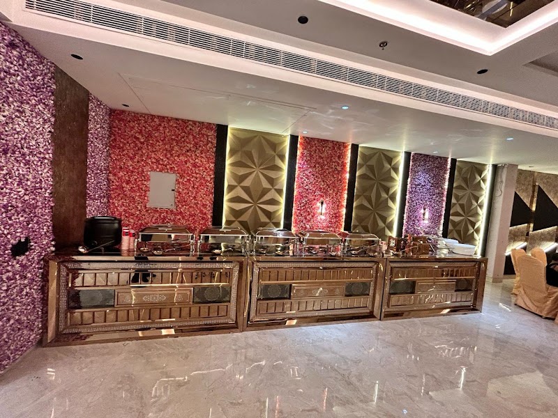 Hotel Ronak Group - Hotel Ronak Group, opp. Diamond Carpet, near KFC, Taj Nagari Phase 1, Tajganj, Agra, Uttar Pradesh 282004, India