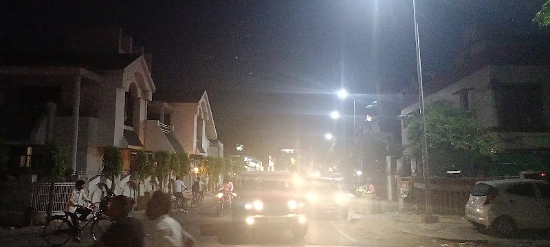 Gate 5, Azad Park - Gate 5, Azad Park, Panna Lal Rd, George Town, Prayagraj, Uttar Pradesh 211002, India