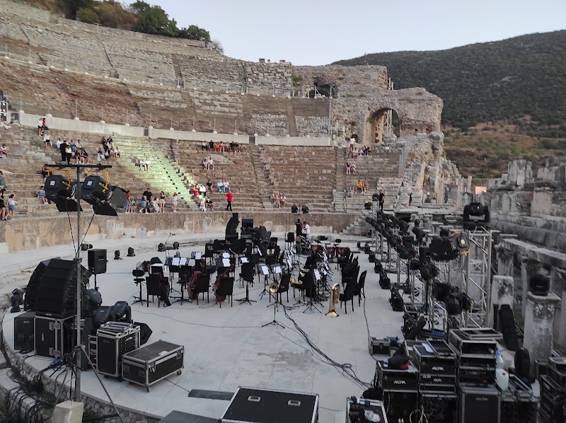 Ephesus Ancient Greek Theatre - Ephesus Ancient Greek Theatre Atatürk, 35920 Selçuk/İzmir, Türkiye