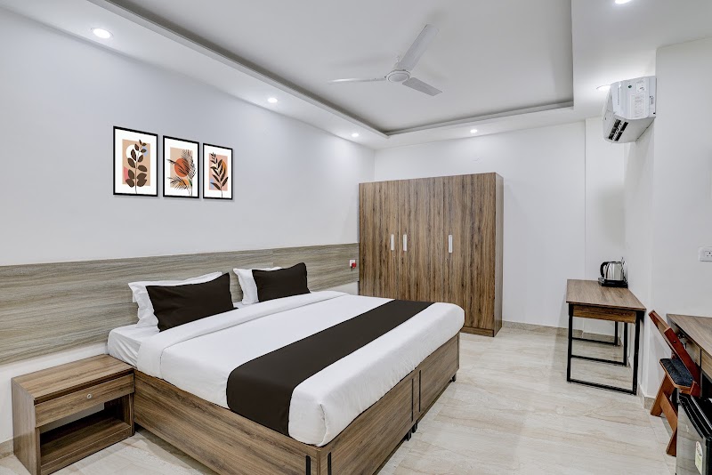Hotel O by OYO Prince Stay - Hotel O by OYO Prince Stay Plot No- A-14/29, near pari chowk, Knowledge Park III, Noida, Ruhallapur, Uttar Pradesh 201310, India