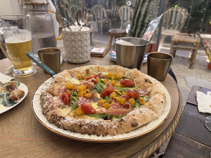 A Beach 101&Pizza - A Beach 101&Pizza 110, Taiwan, Taipei City, Xinyi District, Jingxin Village, Section 5, Xinyi Rd, 18號B1