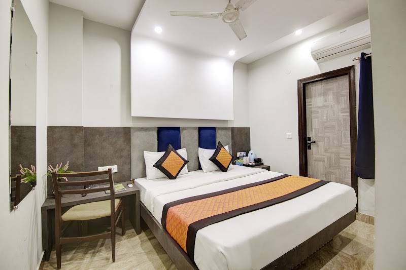 Hotel S B Inn Paharganj - Hotel S B Inn Paharganj 898 Chandi Wali Gali, Main Bazar Rd, Ratan Lal Market, Aram Bagh, Paharganj, New Delhi, Delhi 110055, India