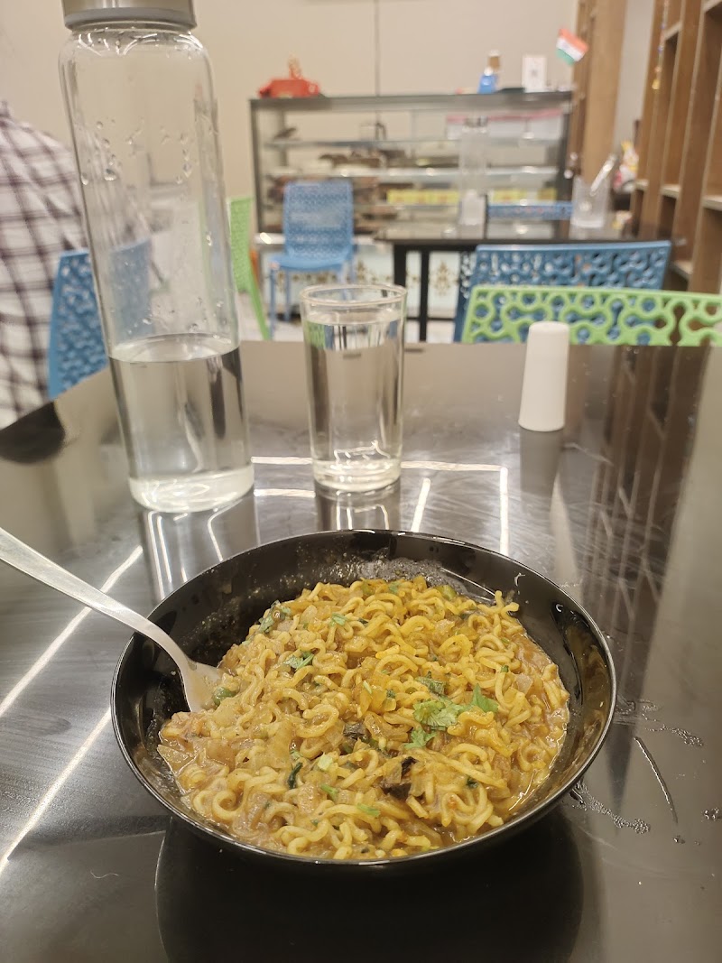 Honey Bee Cafe & Bakery - Honey Bee Cafe & Bakery, Gate, BHU, Honey Bee, Seer, Seer Govardhanpur, Varanasi, Sear Govardhan Dafi, Uttar Pradesh 221011, India