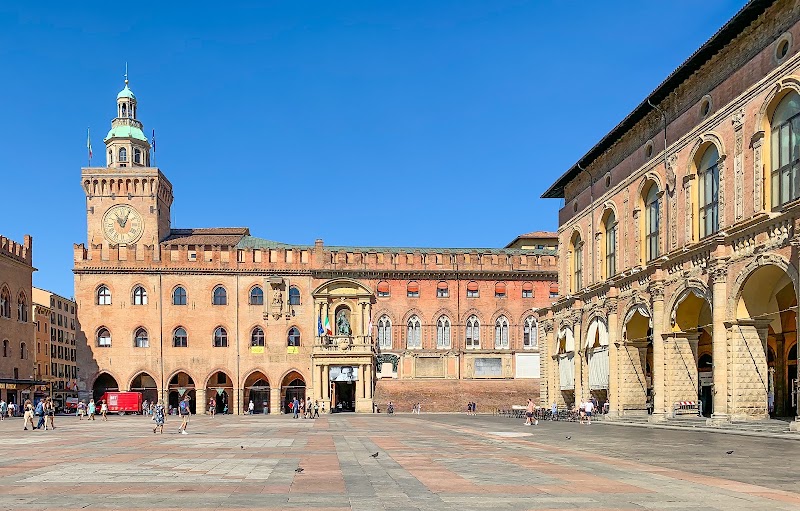Piazza Maggiore - Piazza Maggiore Piazza Maggiore, 40124 Bologna BO, Italy